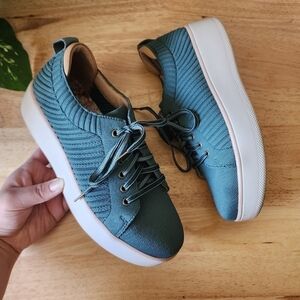 Traq by Alegria Magiq Platform Comfort  Slip Resistant Walking Sneaker 37/7